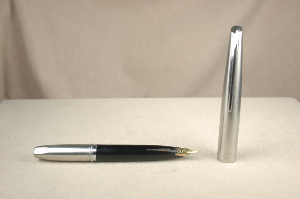 Pre-Owned Pens: 6219: Platinum: 200?